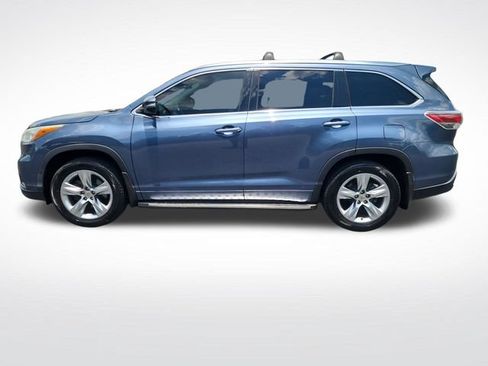Used 2015 Toyota Highlander Limited FWD image 2