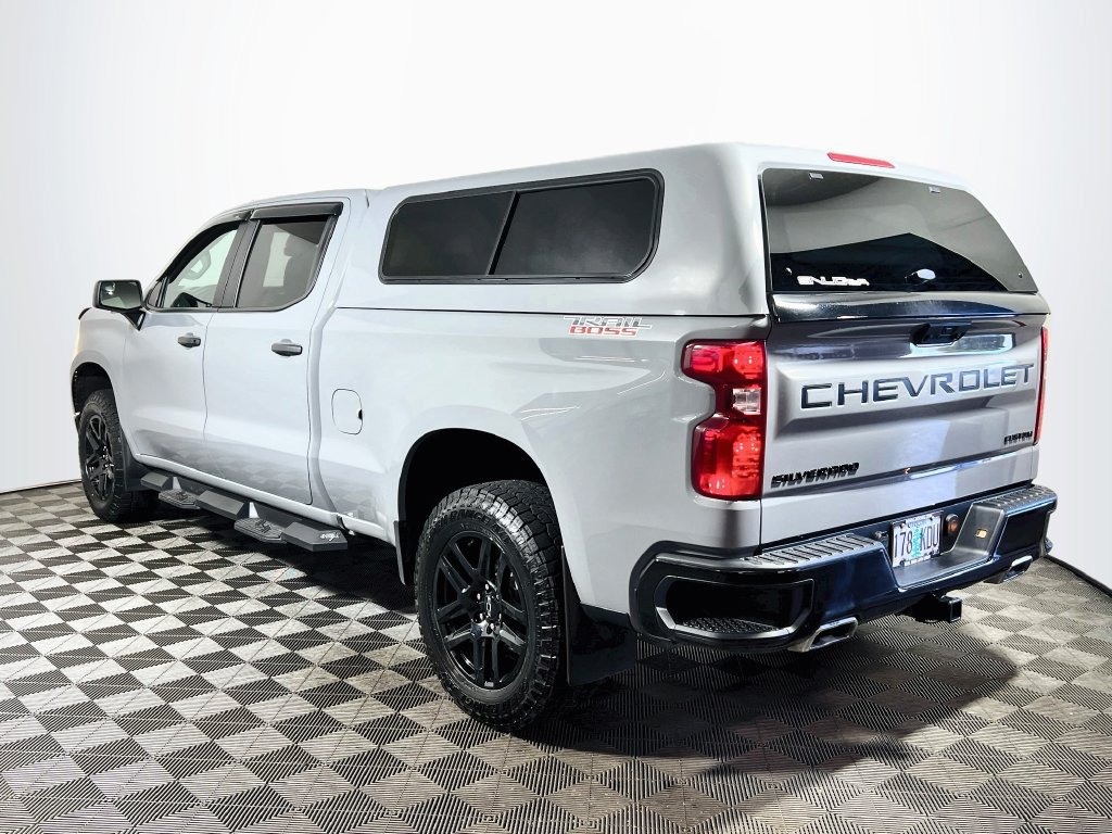 Used 2025 Chevrolet Silverado 1500 Custom Trail Boss w/ LPO, Dark Essentials Package AWD/4WD image 5