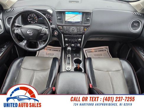 Used 2019 Nissan Pathfinder SL image 15