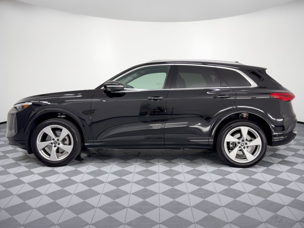 Certified 2026 Audi Q5 Premium Plus AWD/4WD image 2