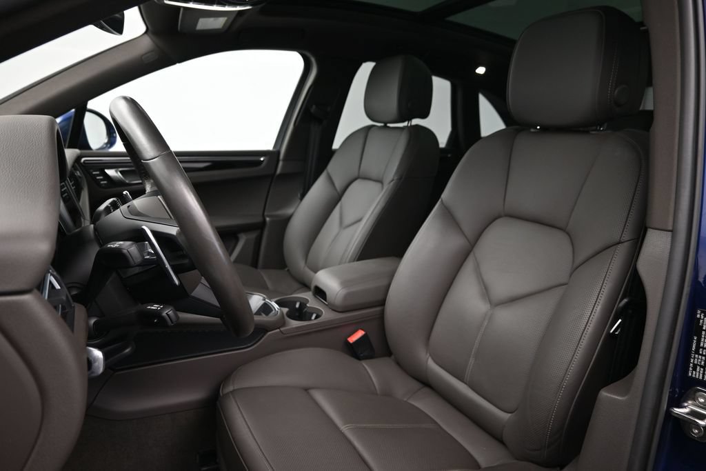 Used 2023 Porsche Macan AWD/4WD image 5