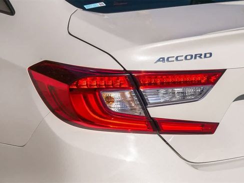 Used 2019 Honda Accord EX-L image 10