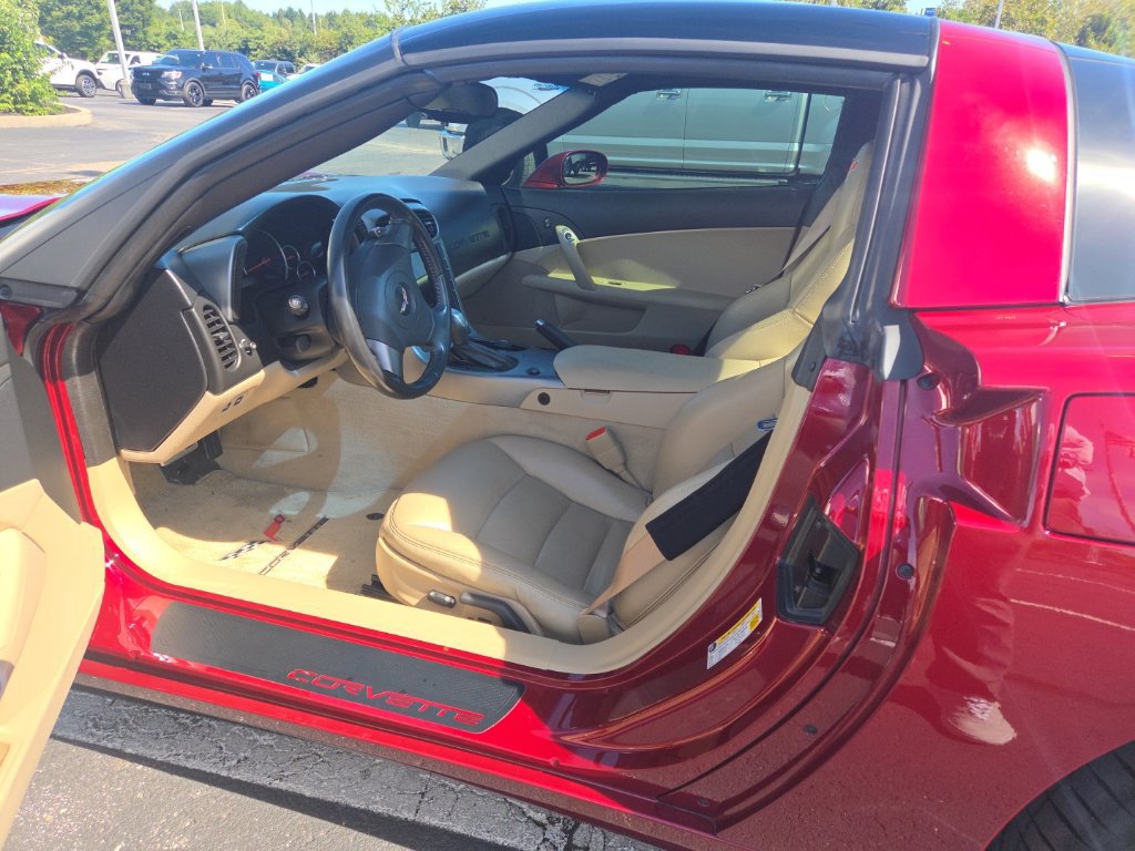 Used 2006 Chevrolet Corvette Coupe w/ Preferred Equipment Group RWD image 7