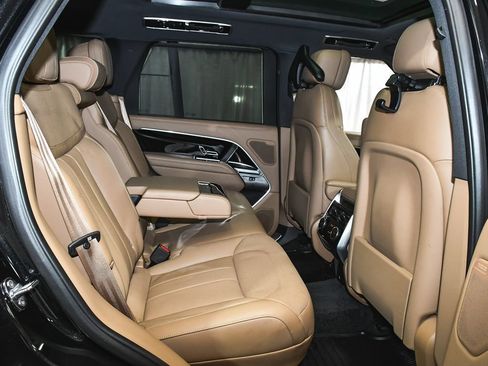 Used 2025 Land Rover Range Rover SE AWD/4WD image 61
