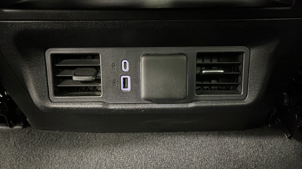 Used 2024 Chevrolet Silverado 1500 LT AWD/4WD image 35