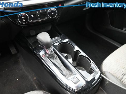 Used 2024 Chevrolet Trax LT w/ Driver Confidence Package FWD image 19