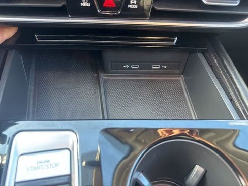 Used 2024 Volkswagen Atlas SE AWD/4WD image 18