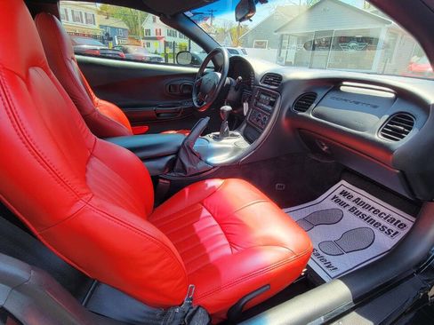 Used 1999 Chevrolet Corvette Coupe w/ Lighting Pkg RWD image 16