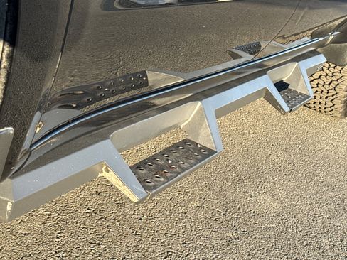 Used 2022 Chevrolet Silverado 1500 LT Trail Boss w/ Convenience Package II image 10