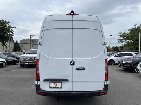Used 2022 Mercedes-Benz Sprinter 2500 image 8