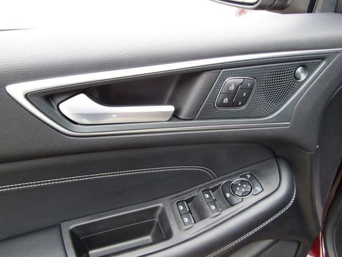 Used 2024 Ford Edge Titanium image 22