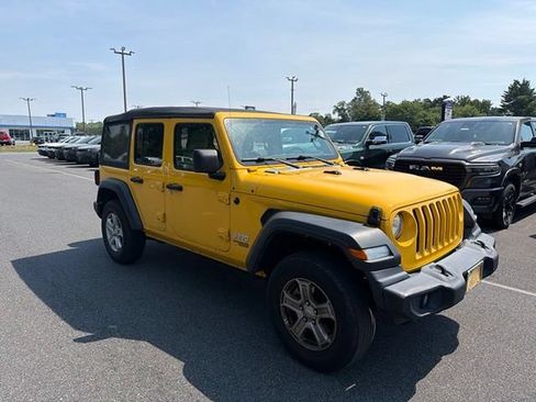 Used 2020 Jeep Wrangler Unlimited Sport w/ Technology Group AWD/4WD image 9