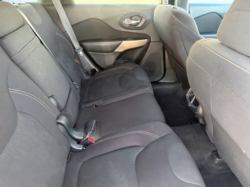 Used 2017 Jeep Cherokee Latitude image 13