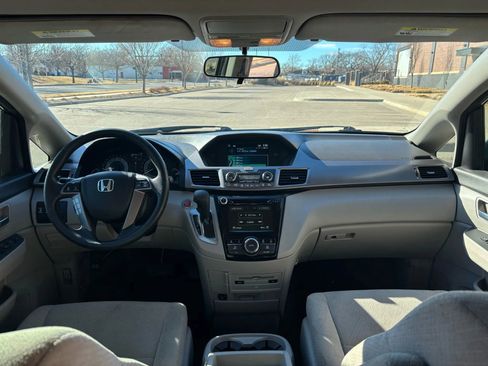 Used 2016 Honda Odyssey SE image 9
