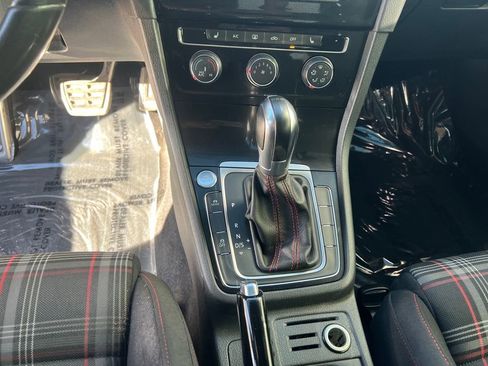 Used 2017 Volkswagen GTI Sport image 24