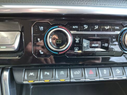 Used 2022 GMC Sierra 1500 Denali w/ Denali Reserve Package AWD/4WD image 25
