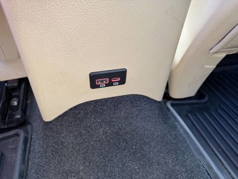 Used 2019 Nissan Rogue SV image 25