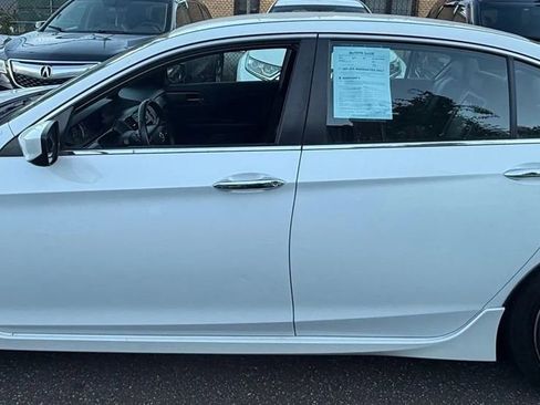 Used 2016 Honda Accord Sport image 8