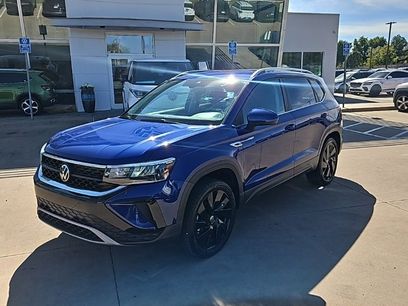 Used 2024 Volkswagen Taos SE w/ Black Wheel Plus Package