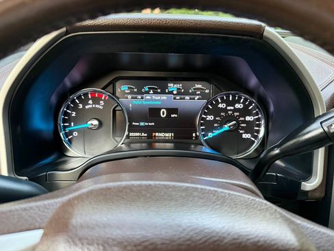 Used 2018 Ford F350 King Ranch w/ King Ranch Ultimate Package AWD/4WD image 21