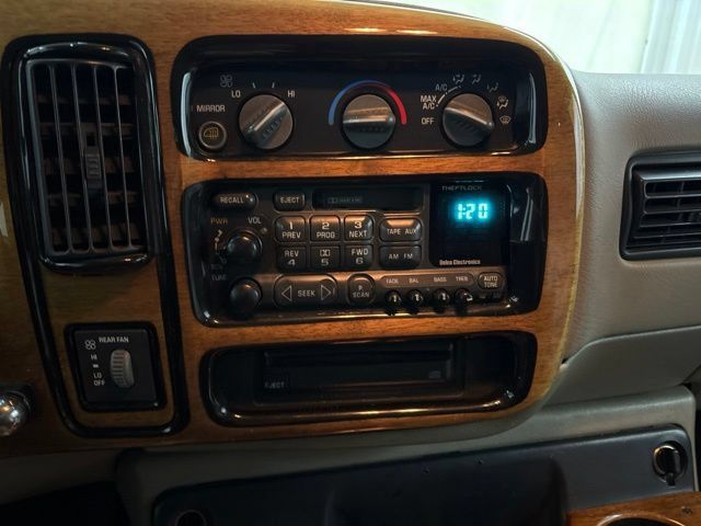 Used 1998 Chevrolet Express 1500 RWD image 30