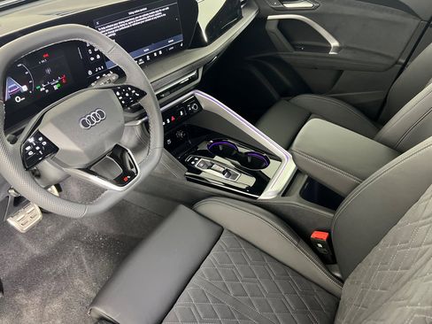 New 2025 Audi SQ5 Premium Plus image 9