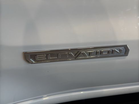 Used 2025 GMC Sierra 1500 Elevation w/ Elevation Premium Package AWD/4WD image 12