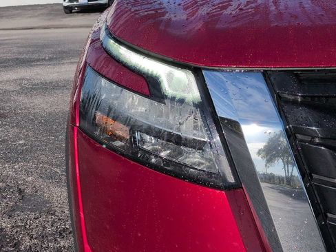 Certified 2023 Nissan Pathfinder SV FWD image 10