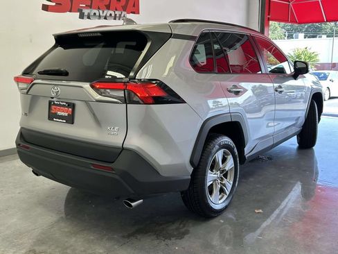Used 2025 Toyota RAV4 XLE AWD/4WD image 3