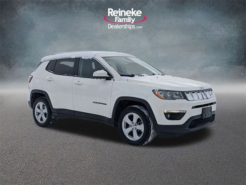 Used 2019 Jeep Compass Latitude image 3