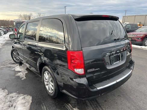 Used 2017 Dodge Grand Caravan SE image 5