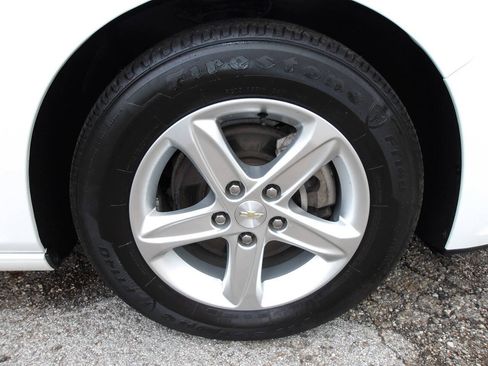 Used 2021 Chevrolet Malibu LS FWD image 31