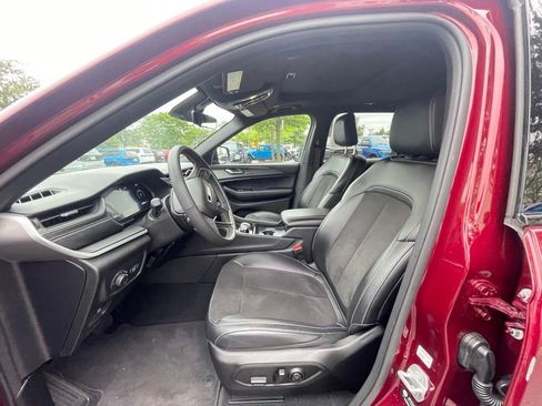 Used 2025 Jeep Grand Cherokee L Altitude AWD/4WD image 21