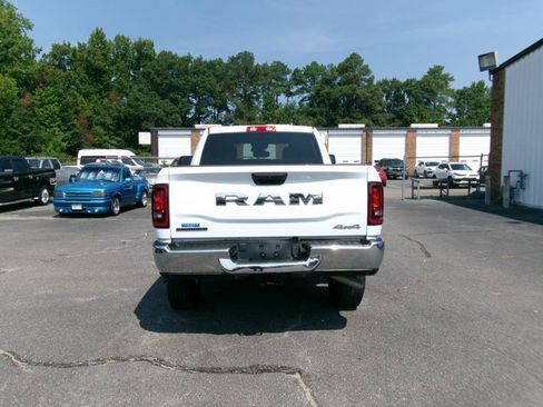 Used 2026 RAM 2500 Big Horn AWD/4WD image 7