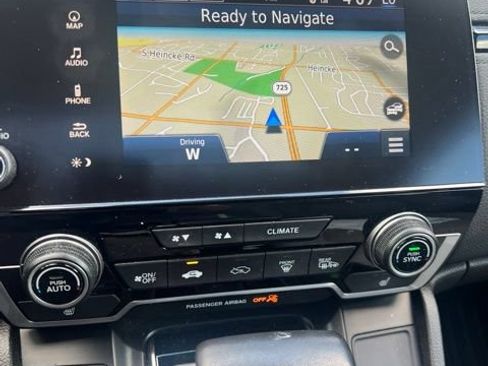 Used 2018 Honda CR-V Touring image 2