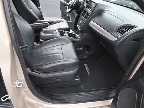 Used 2016 Dodge Grand Caravan R/T w/ Safety Sphere Group image 14