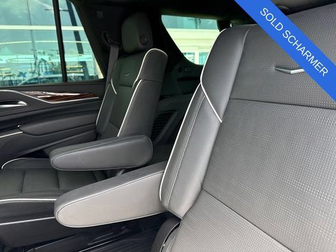 Used 2024 Cadillac Escalade Premium Luxury RWD image 8