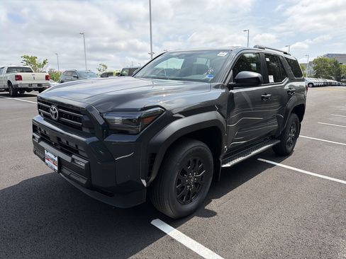 New 2026 Toyota 4Runner SR5 AWD/4WD image 1