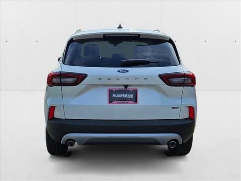 New 2025 Ford Escape SE FWD image 8