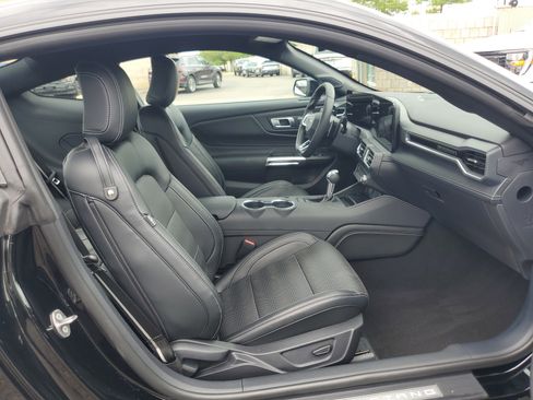 Used 2024 Ford Mustang GT Premium image 9