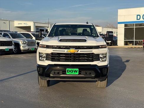 Used 2024 Chevrolet Silverado 2500 Custom w/ Custom Convenience Package image 3