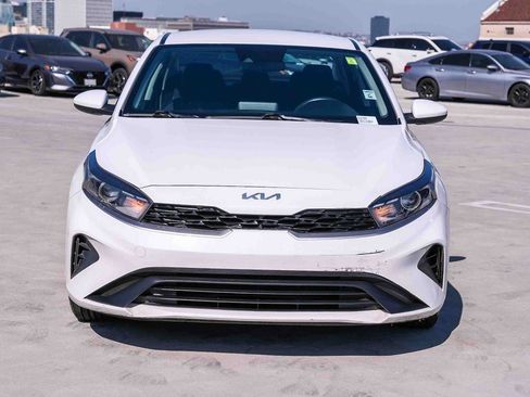 Used 2022 Kia Forte LXS FWD image 2