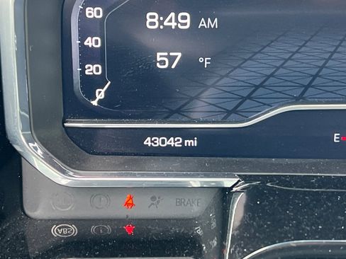 Used 2024 GMC Sierra 1500 SLT image 40