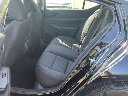 Used 2025 Nissan Altima 2.5 SV image 25