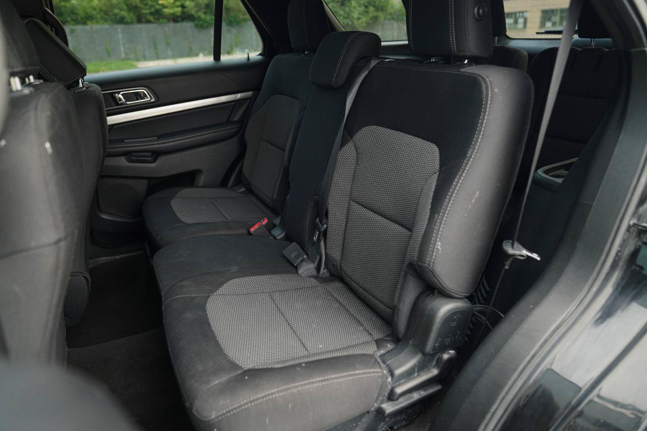 Used 2018 Ford Explorer XLT AWD/4WD image 28