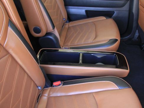 Used 2024 Nissan Pathfinder Platinum FWD image 33