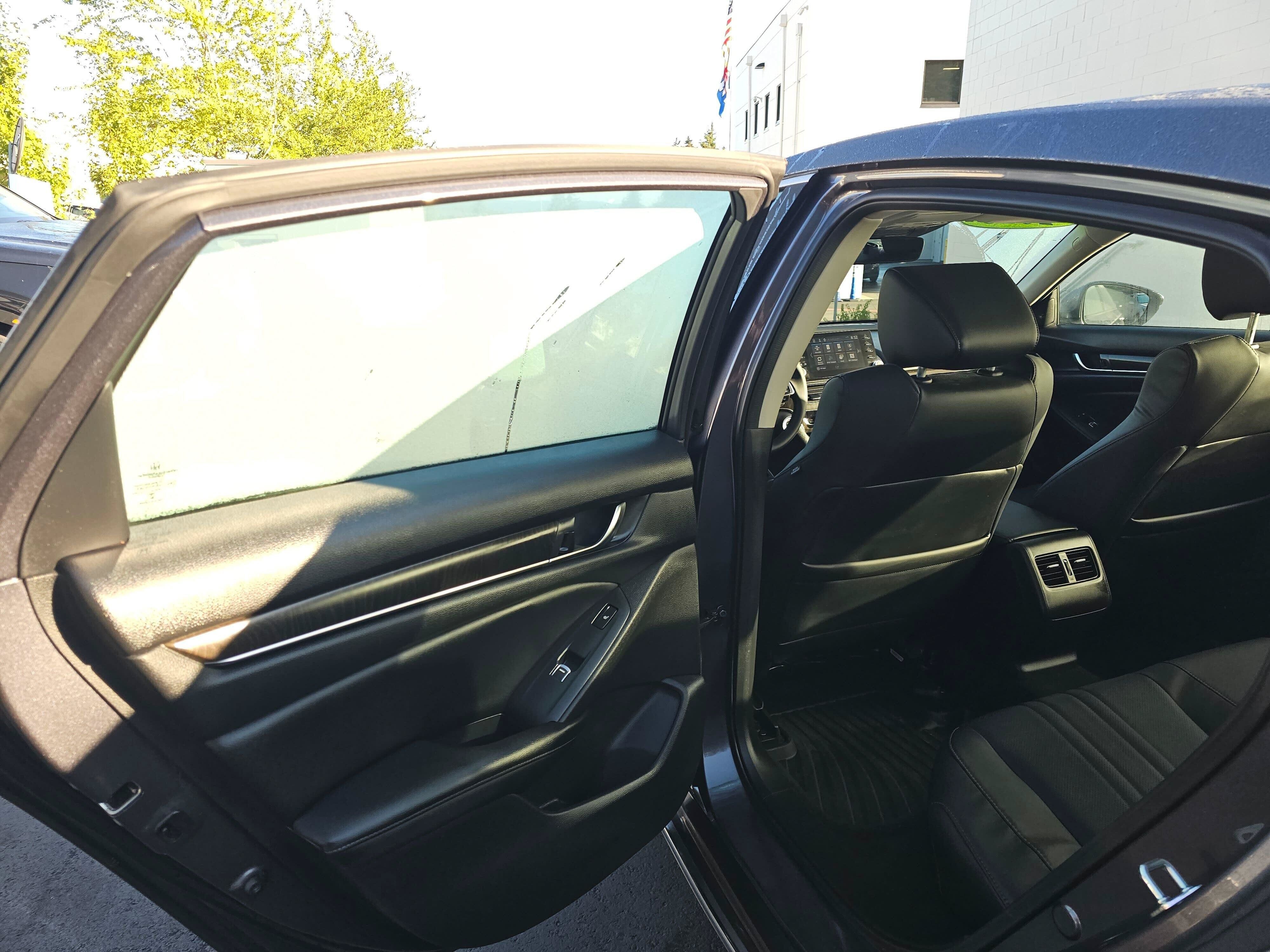 Used 2018 Honda Accord Touring image 19
