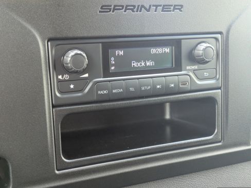 Used 2024 Mercedes-Benz Sprinter 3500 image 19