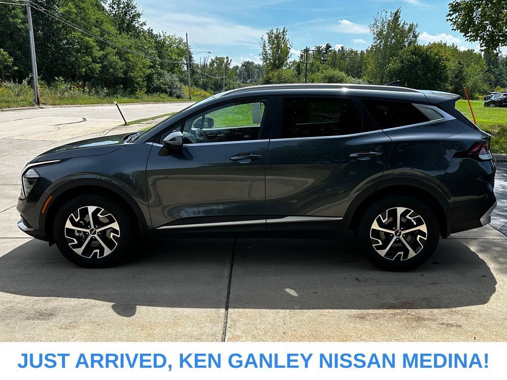 Used 2024 Kia Sportage EX AWD/4WD image 6