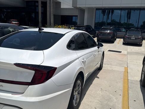 Used 2023 Hyundai Sonata SE w/ Preferred Accessory Package FWD image 7